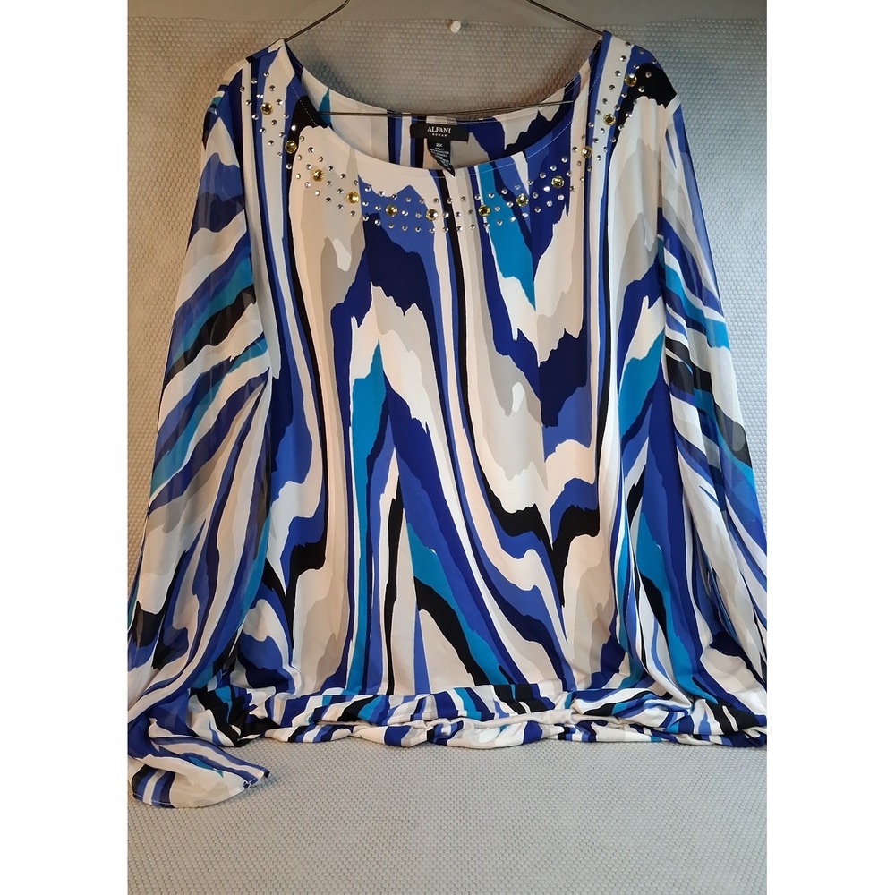 Alfani Woman Blue Abstract Swirl Studded Neck Blouse Plus Size 2X NWOT